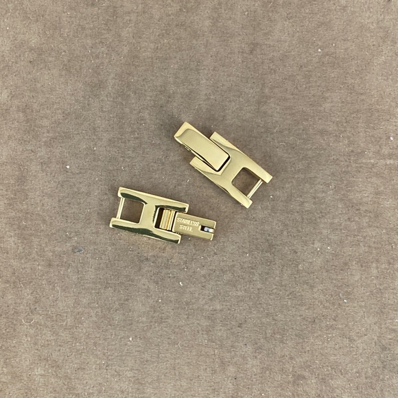 Increase the length of your Watch with a watch link extender 4mm - Picture 2 of 5